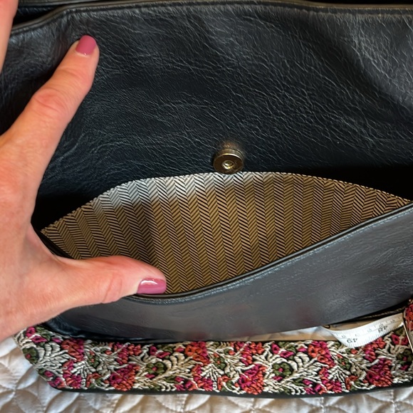 Cross body bag with guitar strap - vegan - Picture 8 of 12